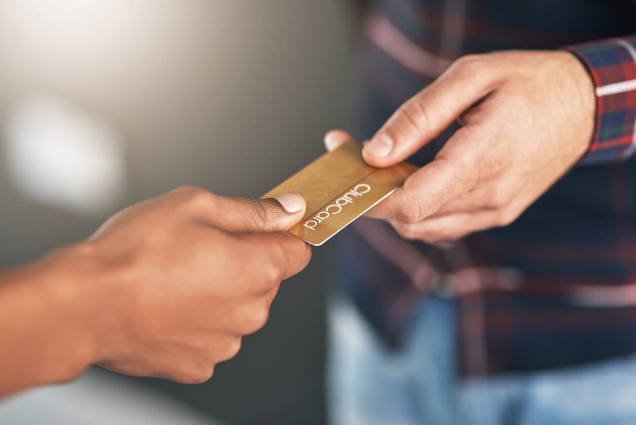 Implementacija programa lojalnosti: Kako zadržati kupce